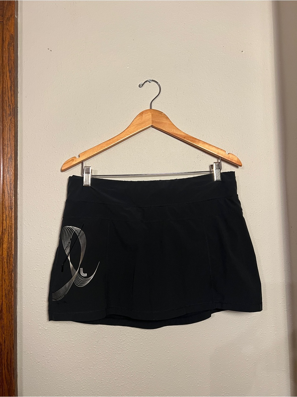 Lole Black Skort with Silver Graphic Accent